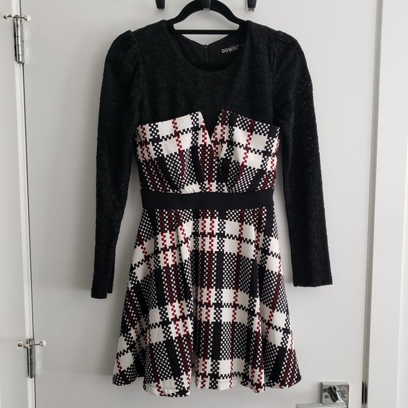 Black Plaid Dress with lace sleeves - Picture 2 of 5